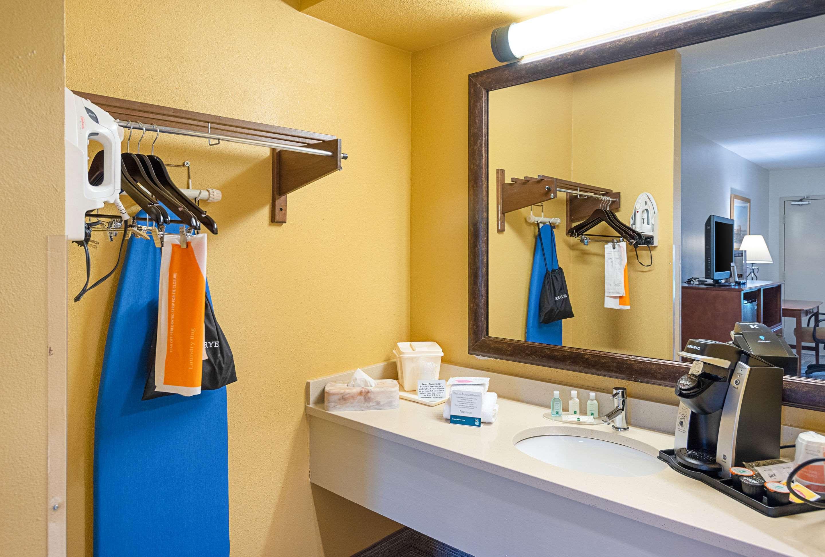 Quality Inn Істон Екстер'єр фото