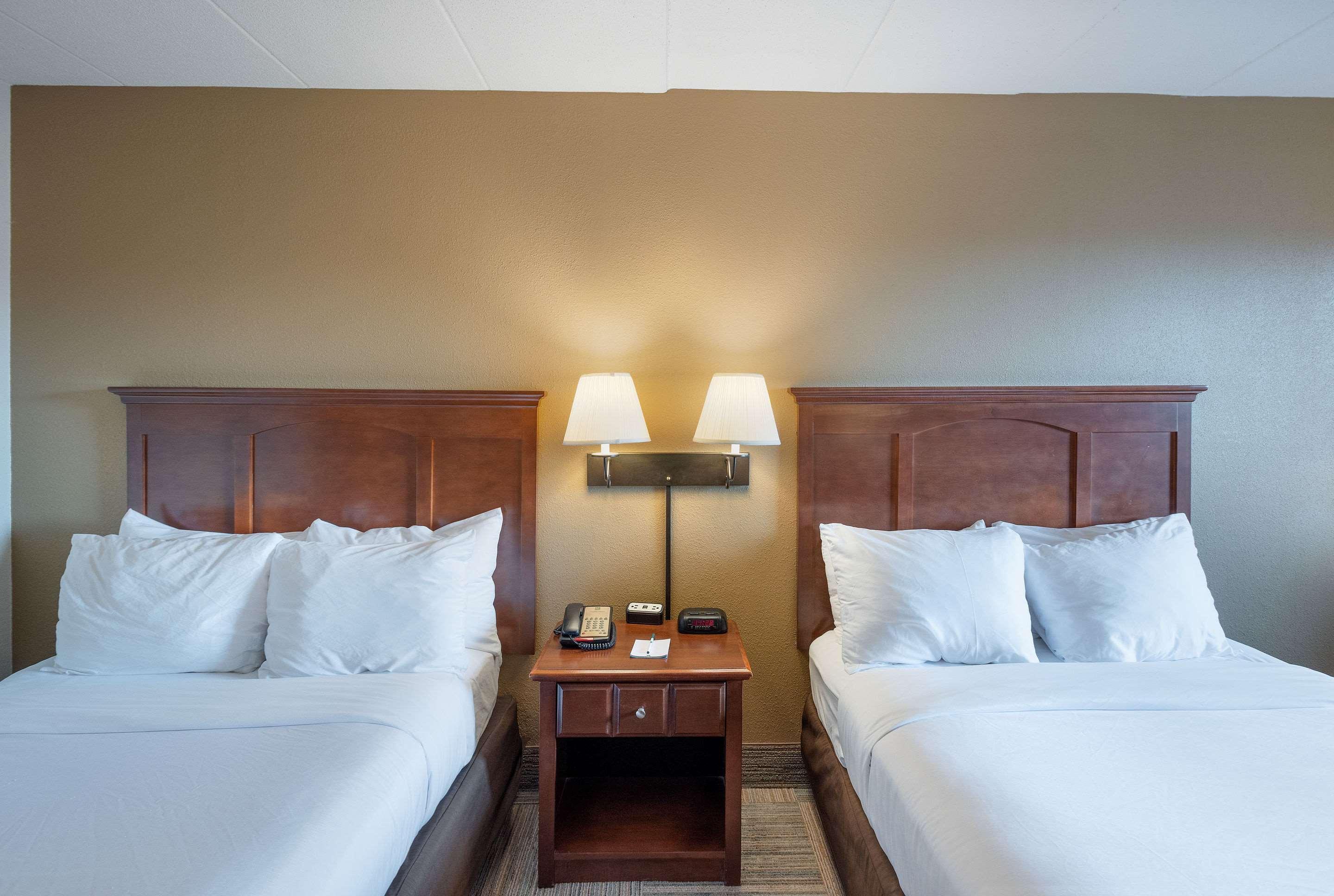 Quality Inn Істон Екстер'єр фото
