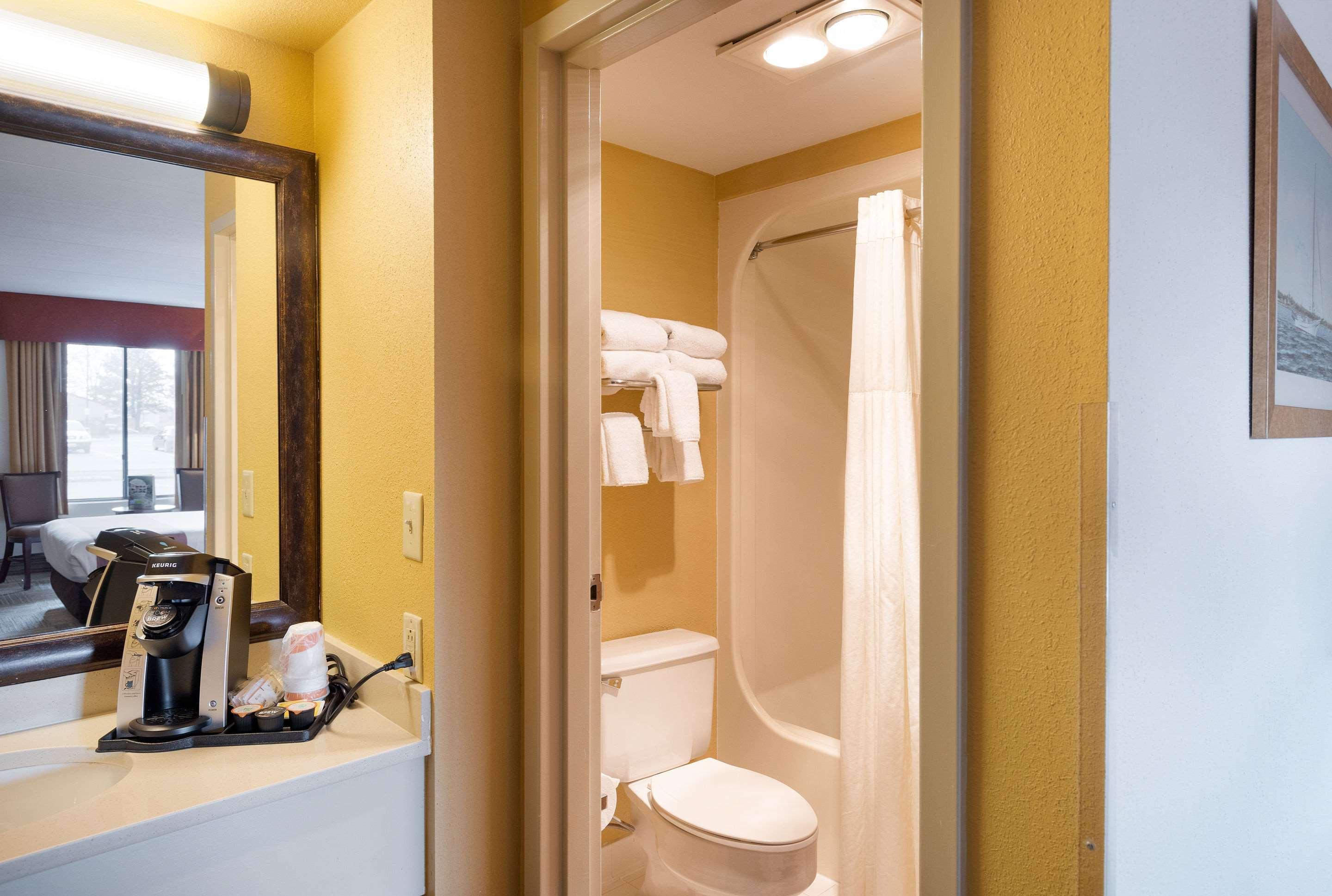 Quality Inn Істон Екстер'єр фото