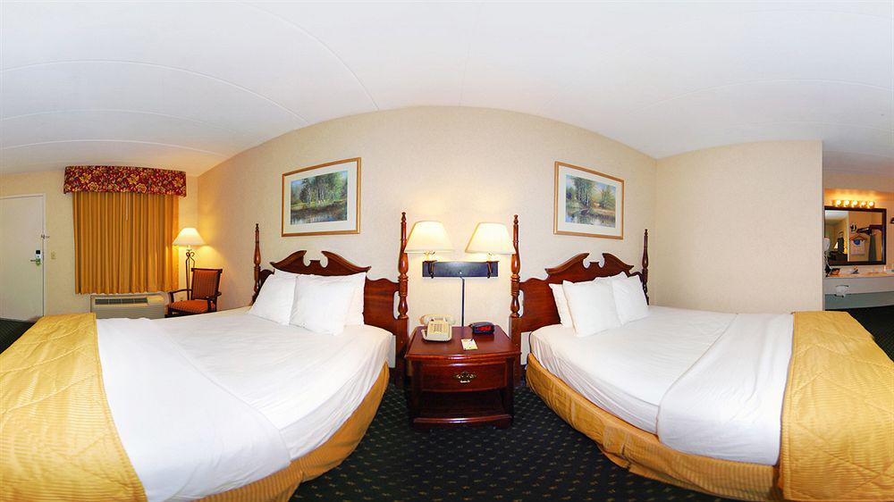 Quality Inn Істон Екстер'єр фото