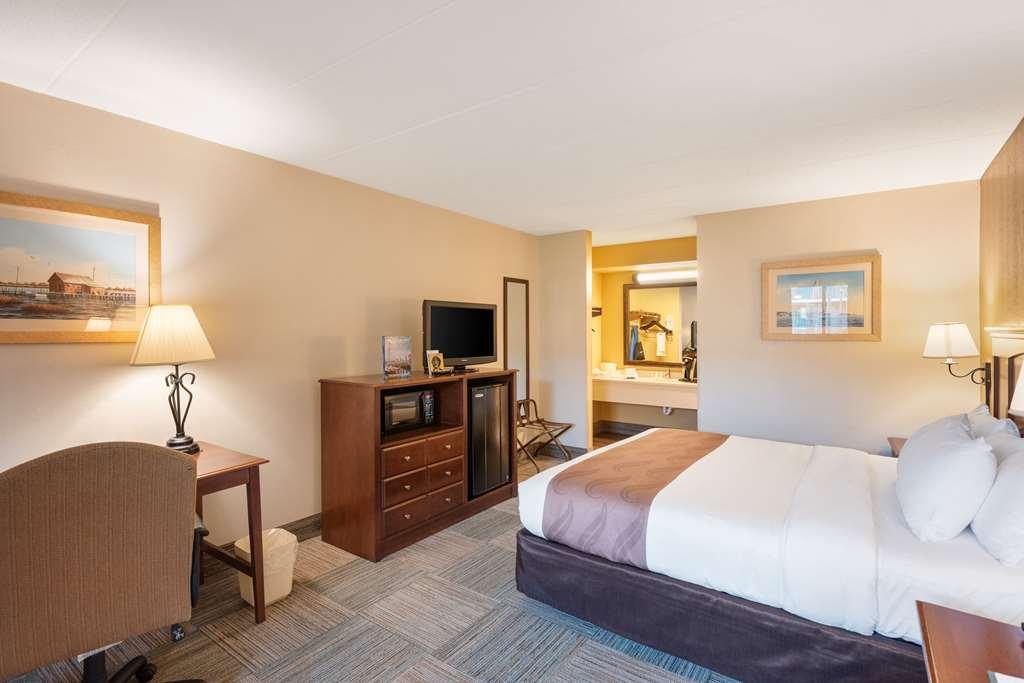 Quality Inn Істон Номер фото